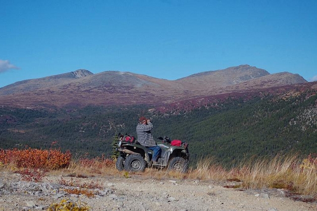 disfrutando del cuatrimoto y la vista